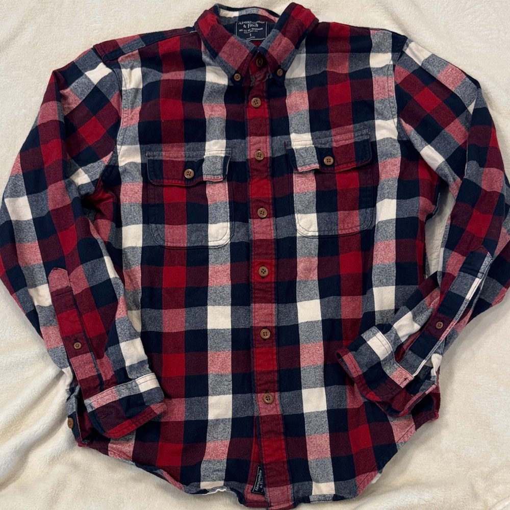 Abercrombie & Fitch Red/Navy Plaid Flannel Shirt. Size SM. Excellent Condition